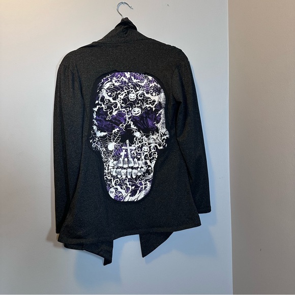 Skull cardigan up cycle cracked graphic Heathered black - Picture 1 of 5